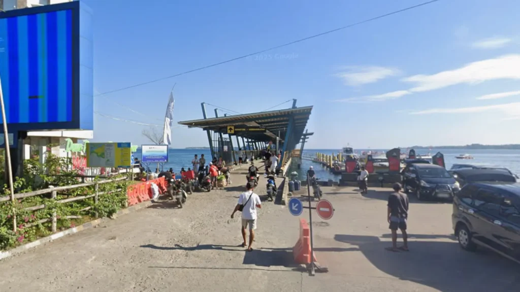 Bangsal Port Facilities featuring jetty access for fast boat and ferry boarding